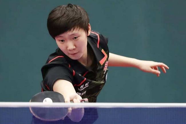 右肩锁骨关 右肩锁骨关