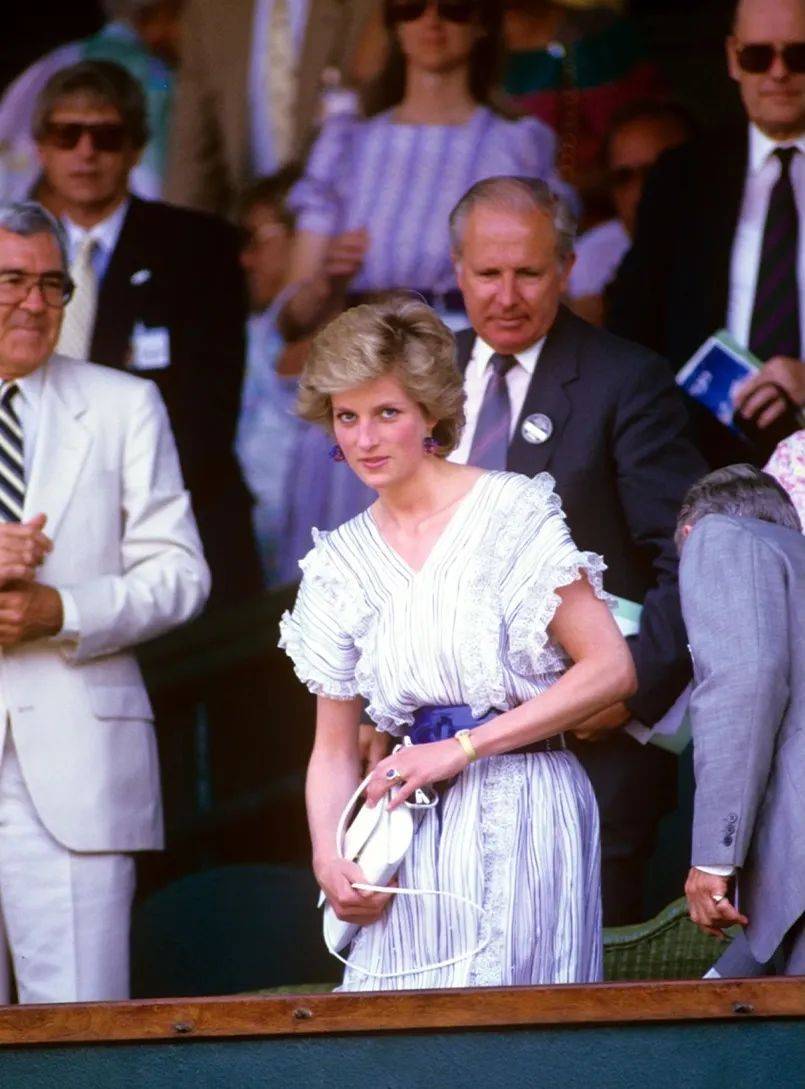 更是牵动整 更是牵动整