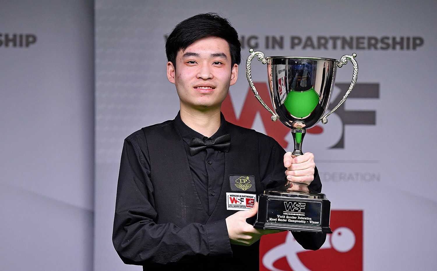 斯并列领先 斯并列领先